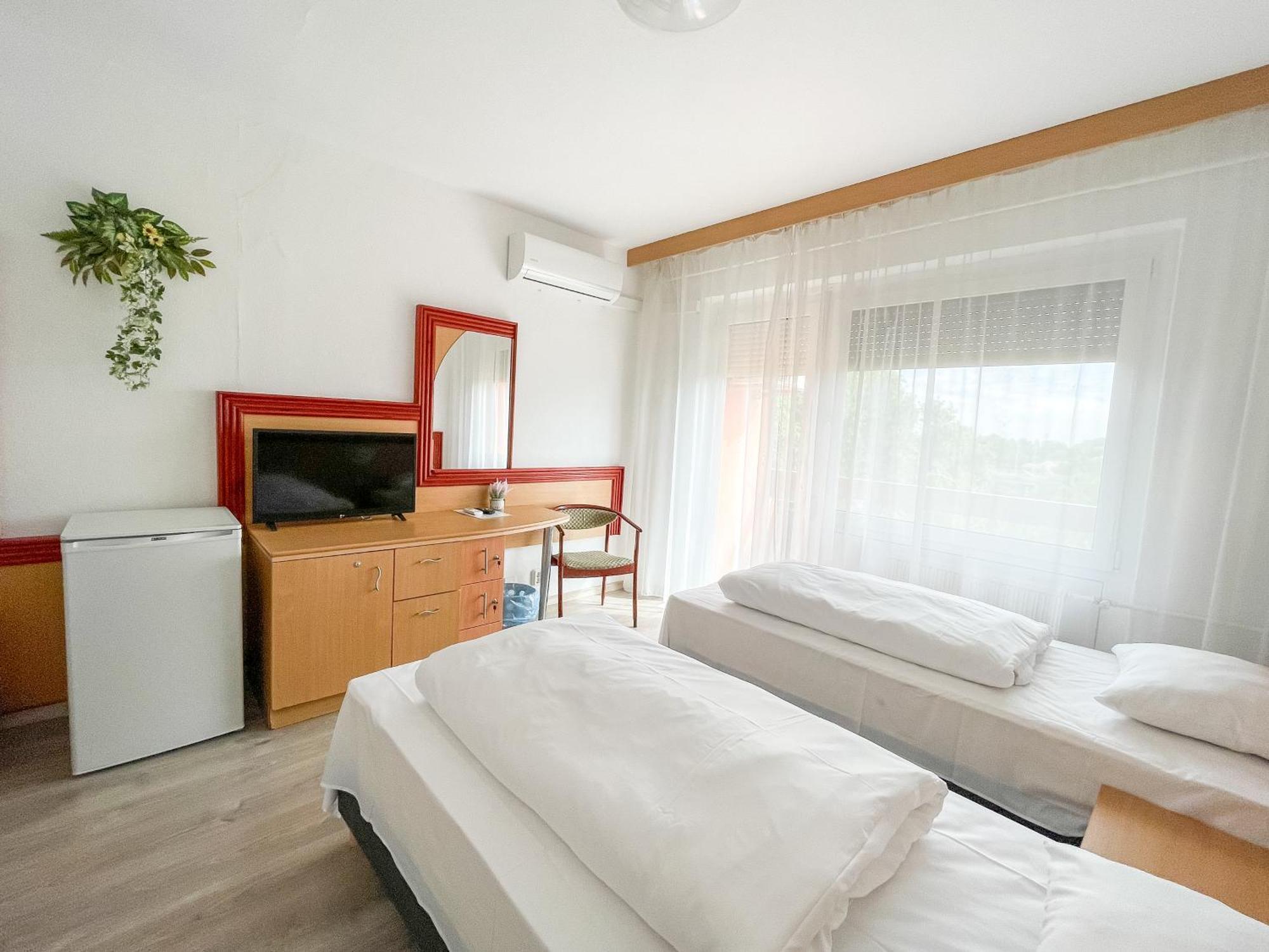 Tisza Sport Hotel Szeged Luaran gambar