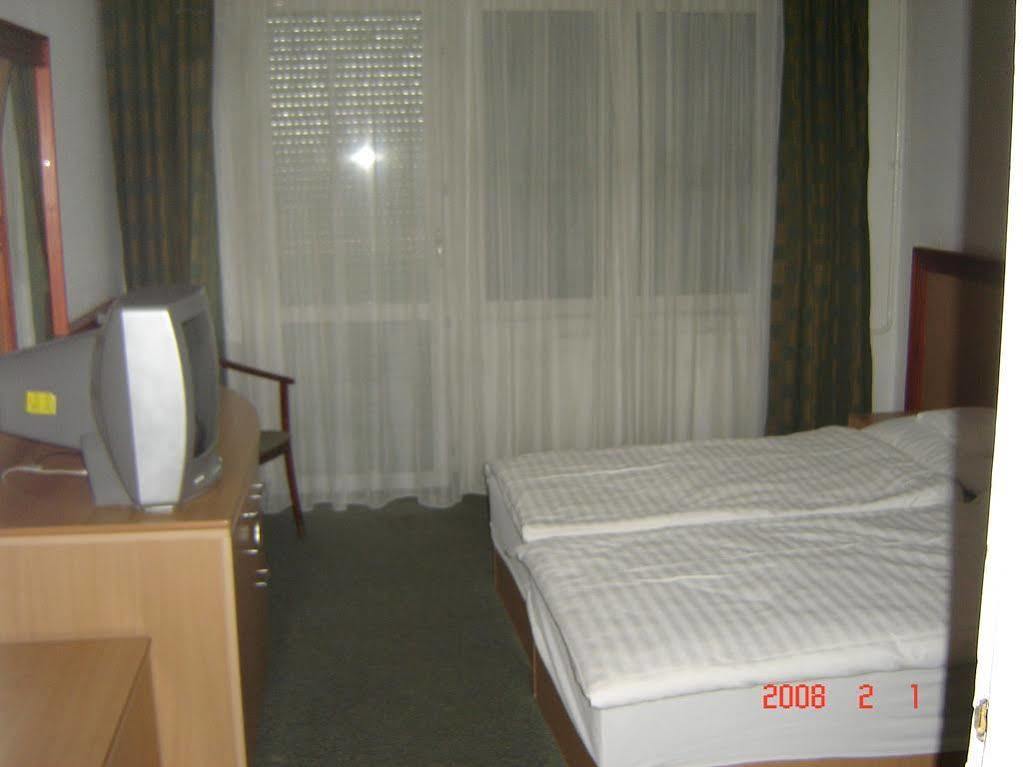 Tisza Sport Hotel Szeged Luaran gambar